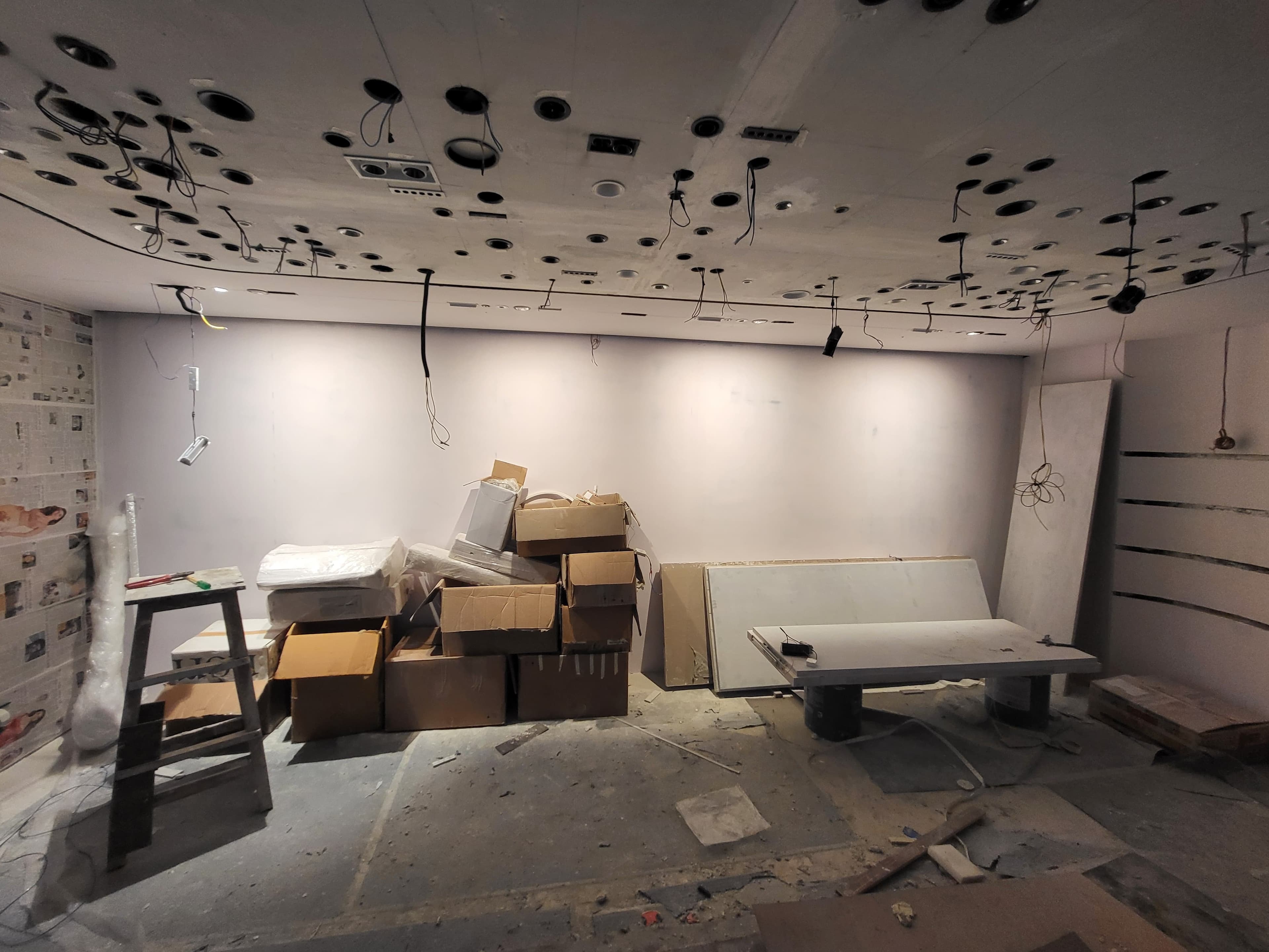 Ambient Ceiling Design